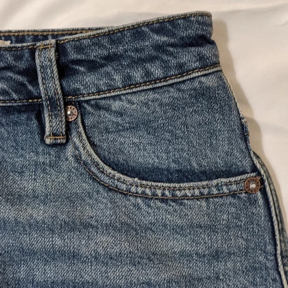 We The Free Full Zip Denim Frayed Hem Mini Skirt, Color Blue (Dark Wash) Size 24 - Picture 10 of 16